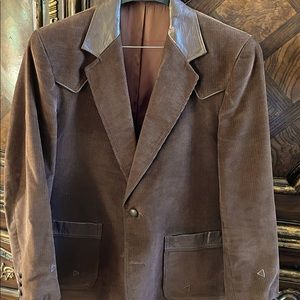 Pioneer Wear Man’s Brown Corduroy Jacket of 60% Cotton & 40% Polyester.